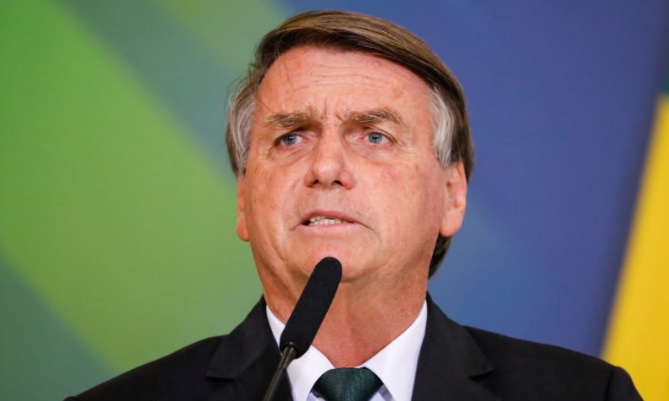"Se for culpado, vai pagar", diz Bolsonaro sobre prisão de ex-ministro