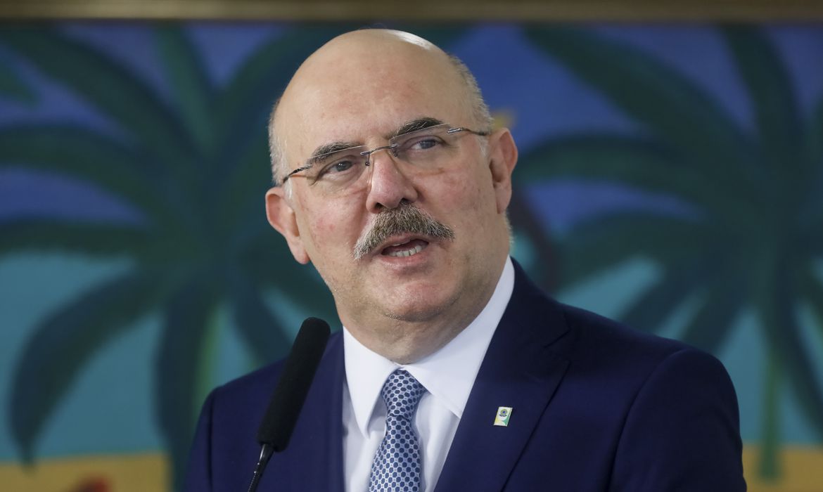 Desembargador manda soltar Milton Ribeiro, pastores e os outros presos em investigação sobre escândalo do MEC
