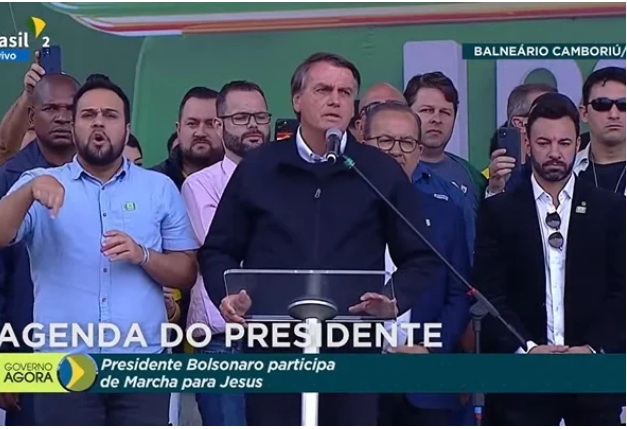 Bolsonaro alerta para “trenzinho da esquerda" na América do Sul