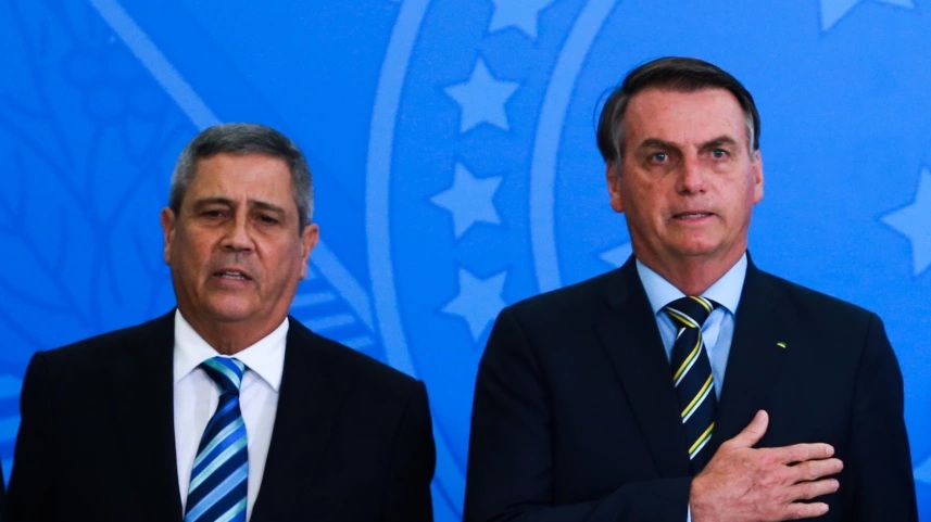 Bolsonaro diz que pretende anunciar Braga Netto como vice
