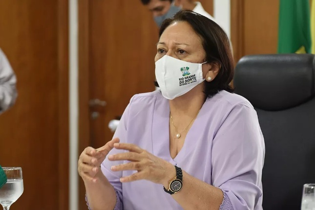 Às vésperas da campanha eleitoral, Fátima libera R$ 50 milhões para recuperar estradas no RN