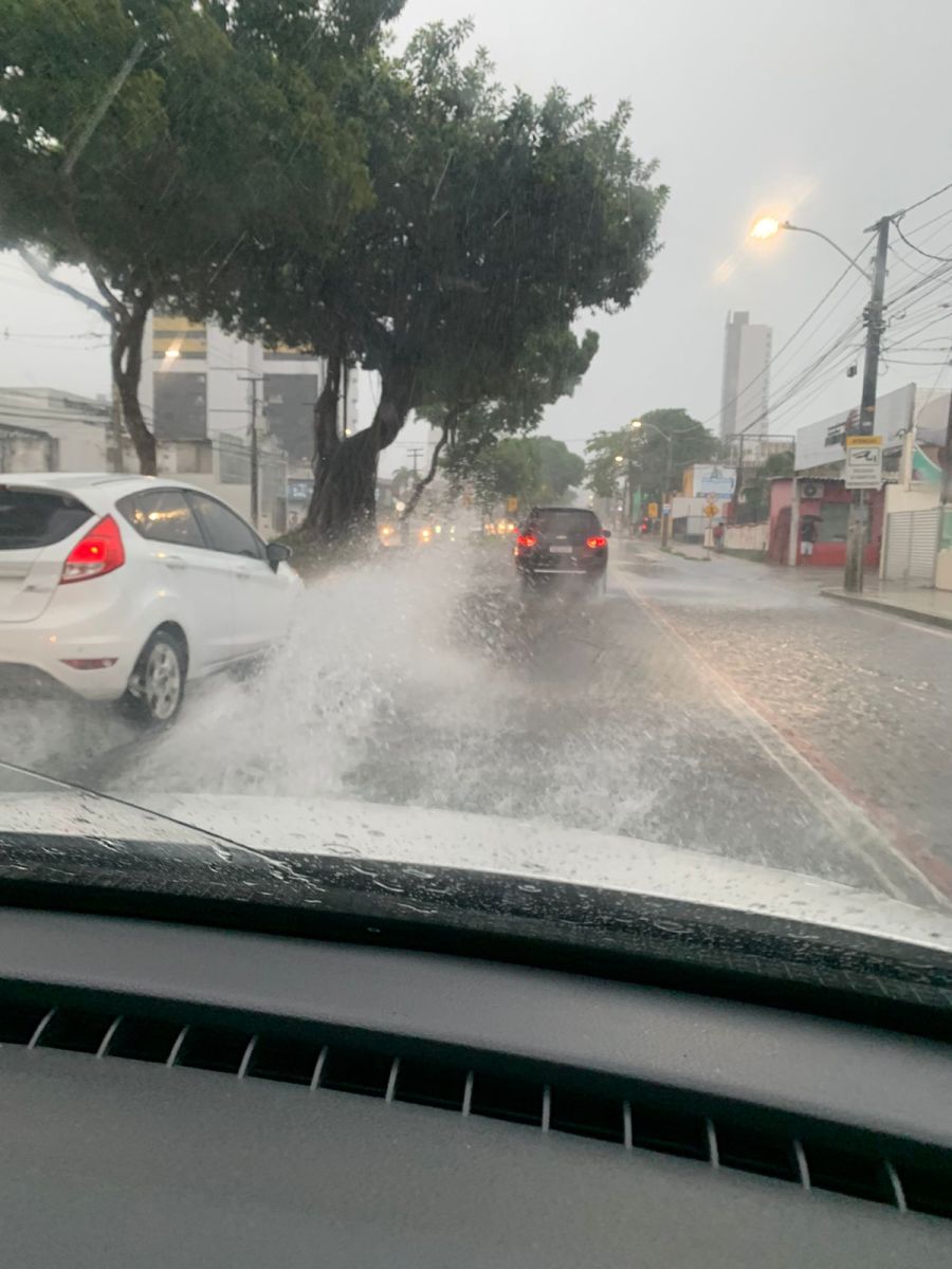 Natal registra pontos de alagamentos nesta quarta-feira; confira locais