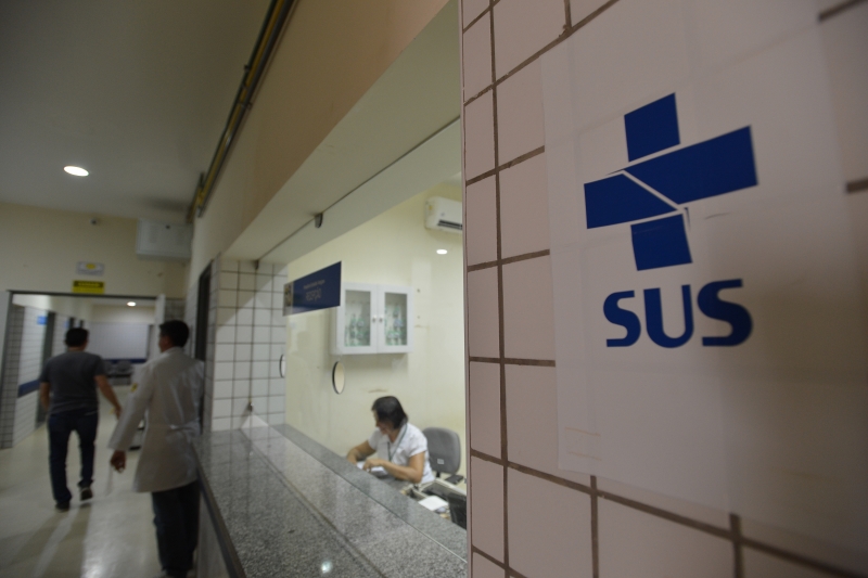 Falsa enfermeira é presa por vender vagas de cirurgia na rede pública