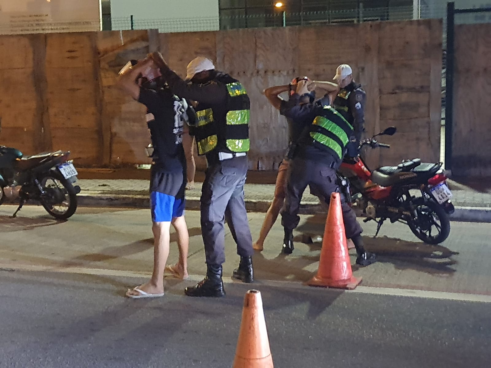 Operação Lei Seca autua 15 motoristas por embriaguez ao volante e recupera moto roubada em Natal