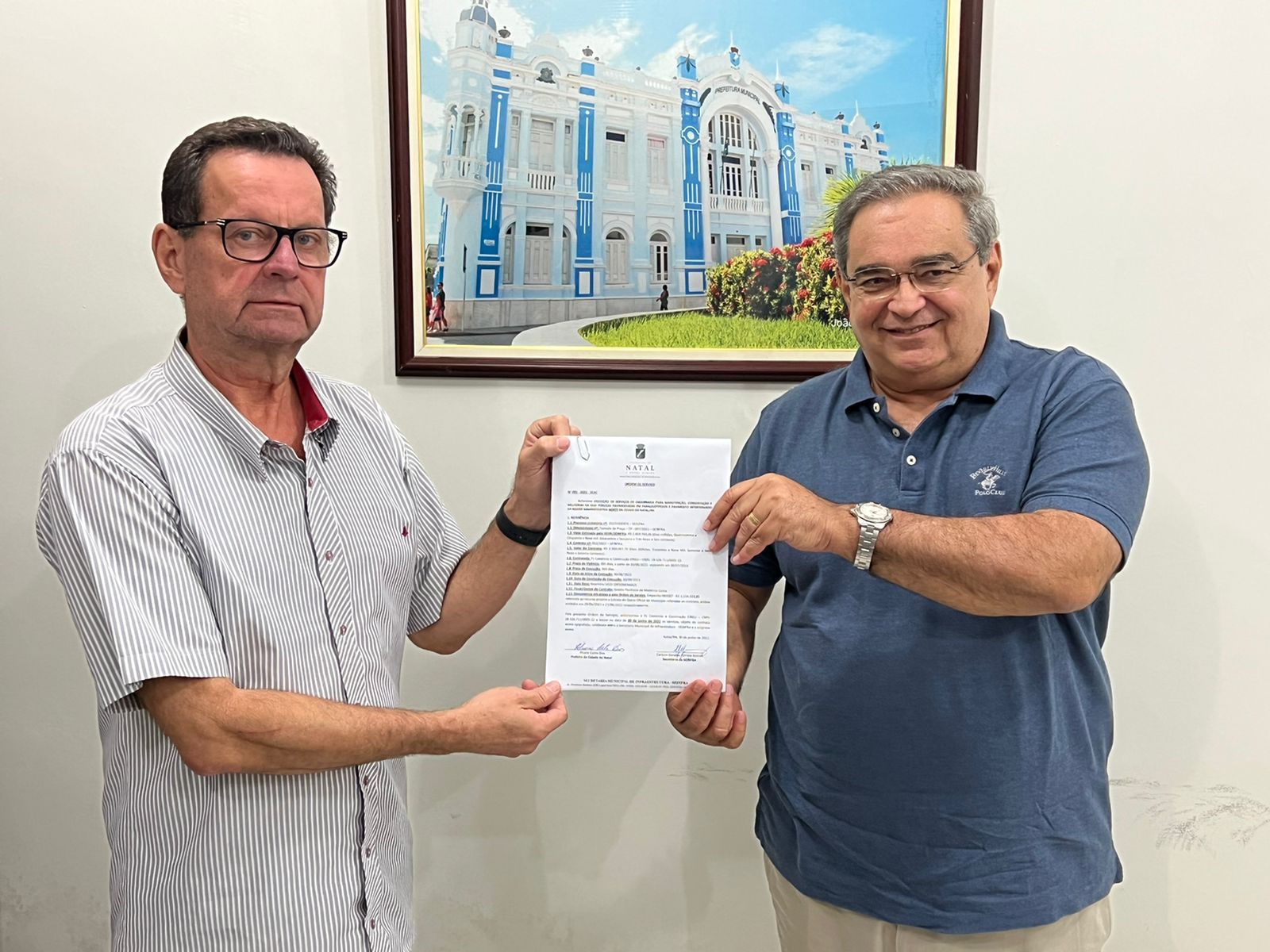 Prefeito assina ordem de serviço para recuperação de ruas e avenidas de Natal