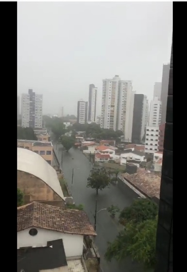 Vídeo mostra ruas de Natal totalmente alagadas; ASSISTA