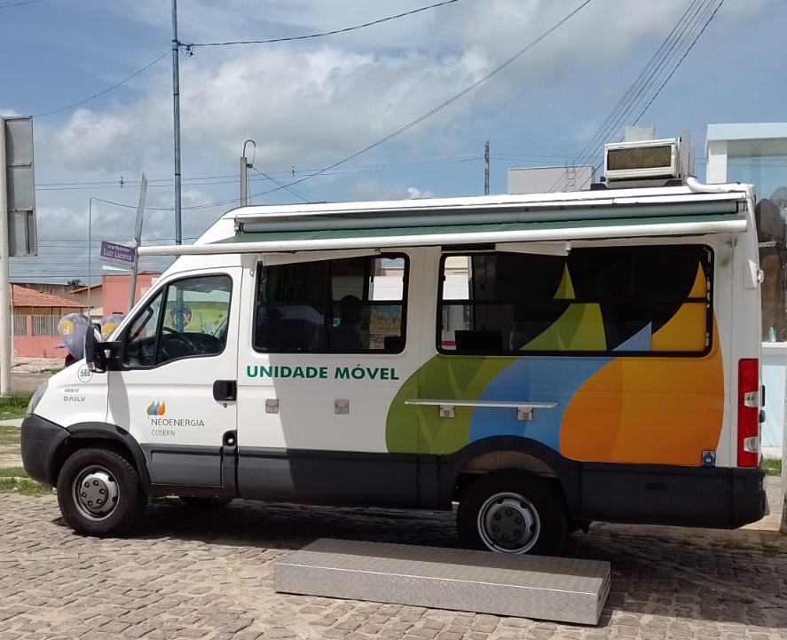 Nova Barra de Santana, em Jucurutu, recebe unidade móvel da Neonergia Cosern