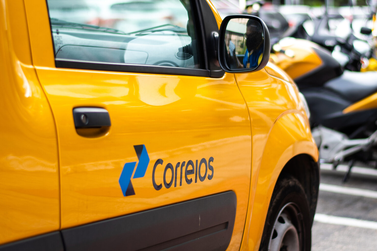 Funcionário dos Correios mata colega após briga por capacete