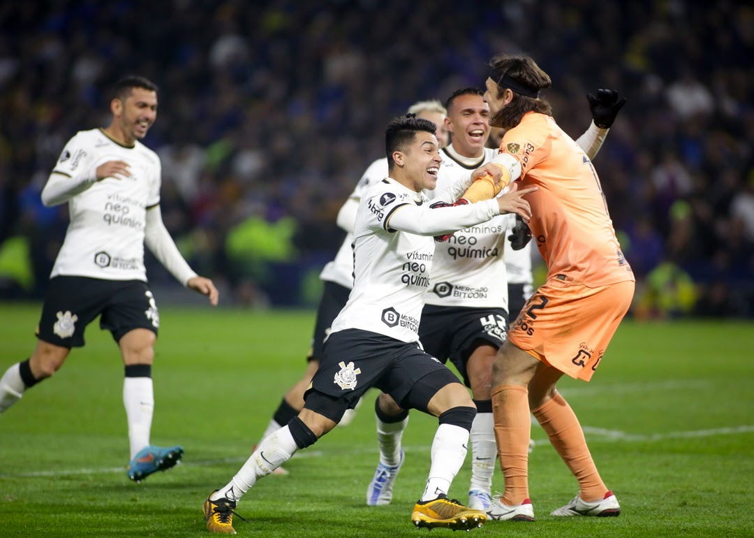 VÍDEO: Cássio salva nos pênaltis, e Corinthians vence Boca Juniors na Libertadores
