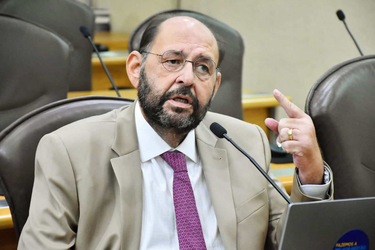 Deputado Gustavo Carvalho cobra ação do Governo em relação aos dejetos na Rota do Sol