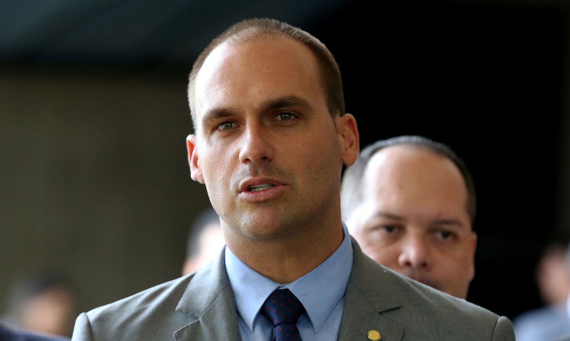 STF "ainda está muito pendente para a esquerda", diz Eduardo Bolsonaro