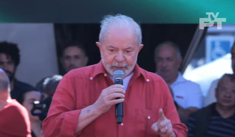 [VÍDEO] Lula agradece petista que quase matou empresário crítico do PT: "Ficou 7 meses preso por me defender"