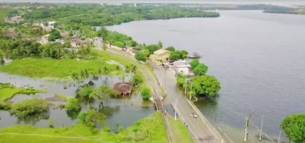 Lagoa de Extremoz transborda e interdita principal acesso a município da Grande Natal