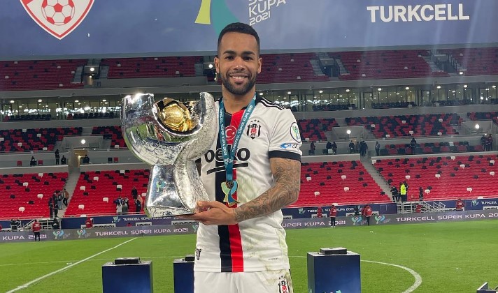 Alex Teixeira aceita proposta do Vasco e deve reforçar o clube