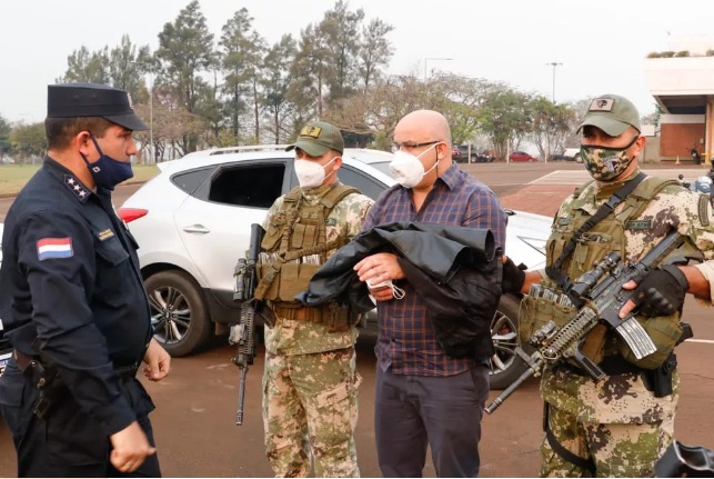 Empresário brasileiro suspeito de chefiar grupo criminoso é extraditado do Paraguai
