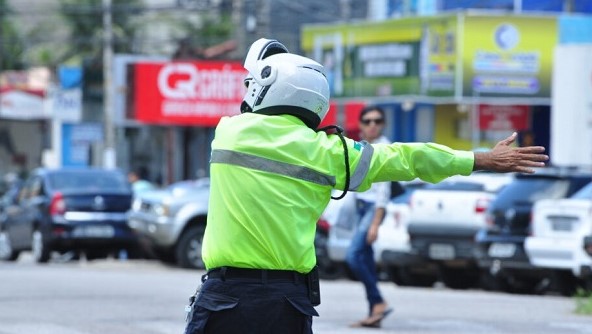 Cruzamento da avenida Nevaldo Rocha com Salgado filho está interditado devido à ato público