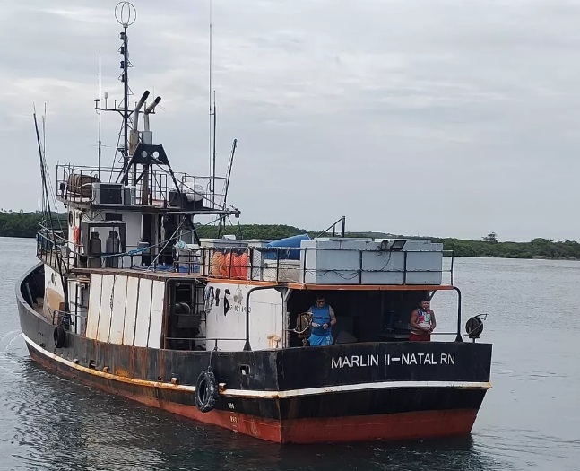 Pescador doente é resgatado por militares em helicóptero da Base Aérea de Natal