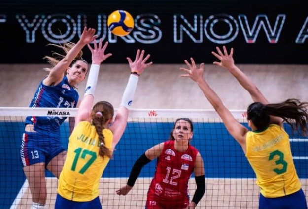 Brasil reage e derrota a Sérvia na semifinal da Liga das Nações de vôlei feminino