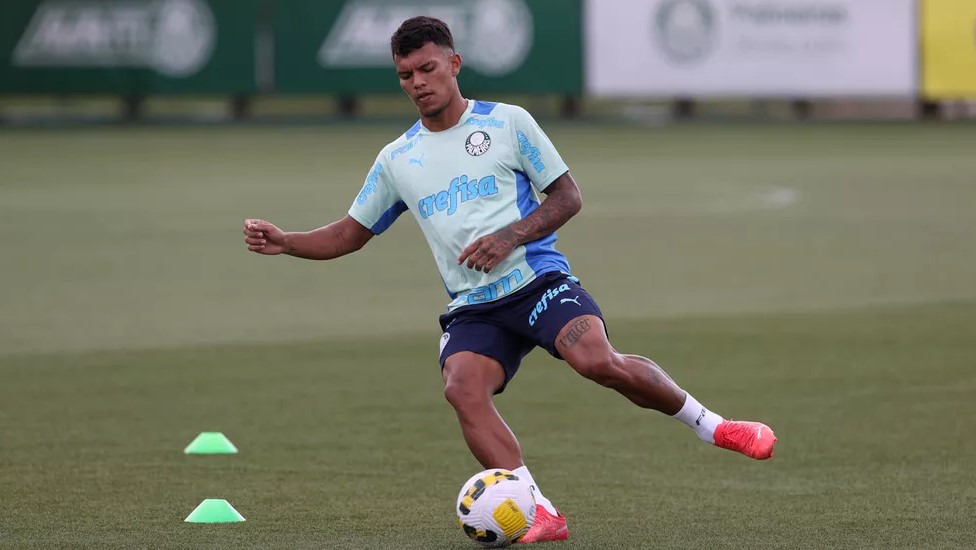 Porto manifesta ao Palmeiras interesse em Gabriel Veron