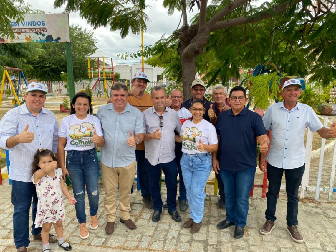 Em Cruzeta, Rogério Marinho vai à Festa da Colheita e recebe apoio de prefeito do PSB