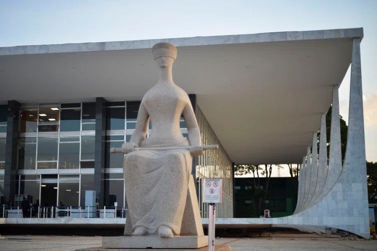 STF julga constitucional terceirização de atividade-fim