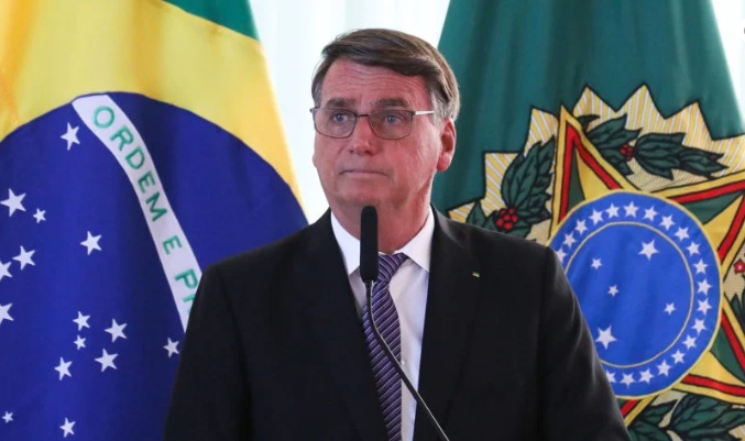 TSE atenta contra as eleições e a democracia, diz Bolsonaro