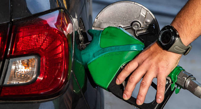 Após redução do ICMS, preço da gasolina cai R$ 1,30 no RN