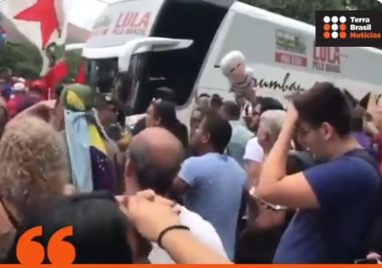 VÍDEO: Multidão recepciona Lula em Pernambuco aos gritos de “ladrão”; ASSISTA