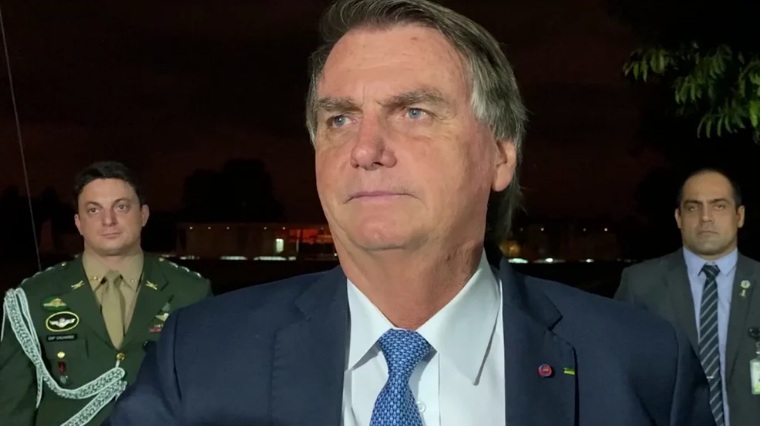 Quem procurar corrupção no governo "vai achar alguma coisa", diz Bolsonaro