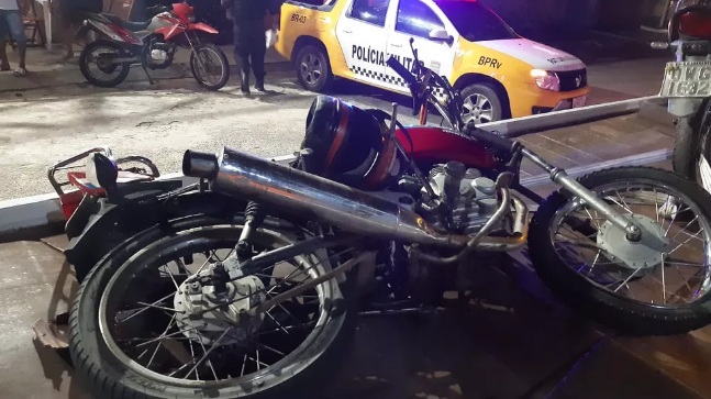Motociclista de 21 anos morre após acidente com caminhonete em Natal