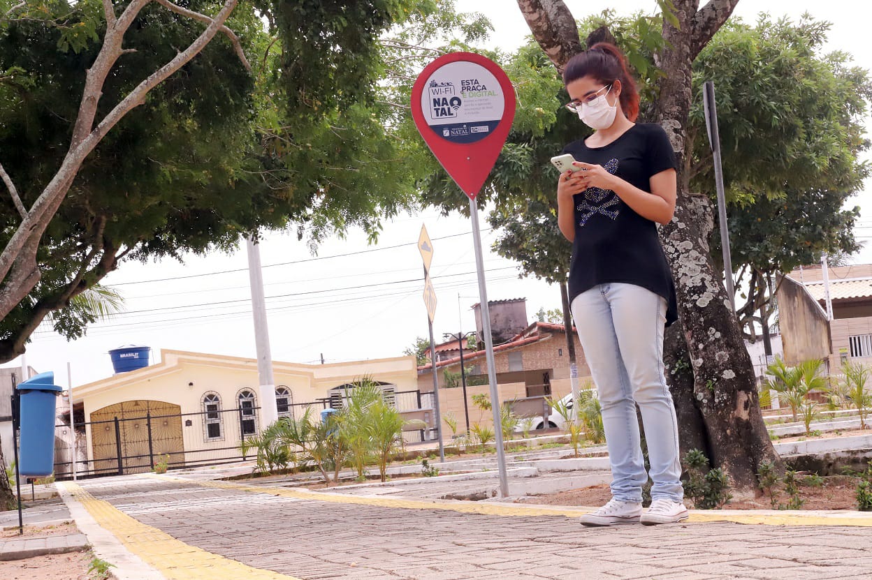 Prefeitura de Natal amplia programa que garante internet gratuita e de alta velocidade