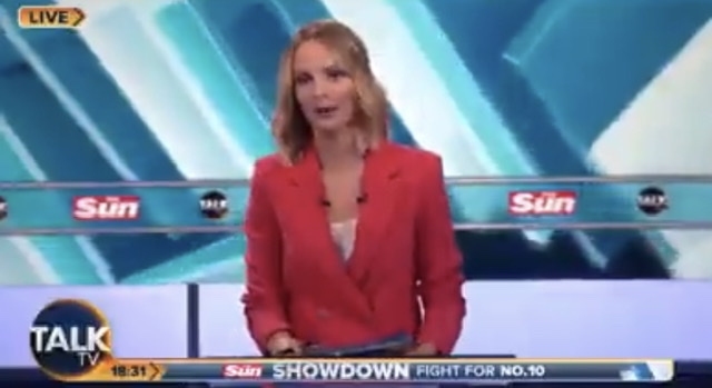 VÍDEO: Apresentadora desmaia durante debate ao vivo na TV; ASSISTA