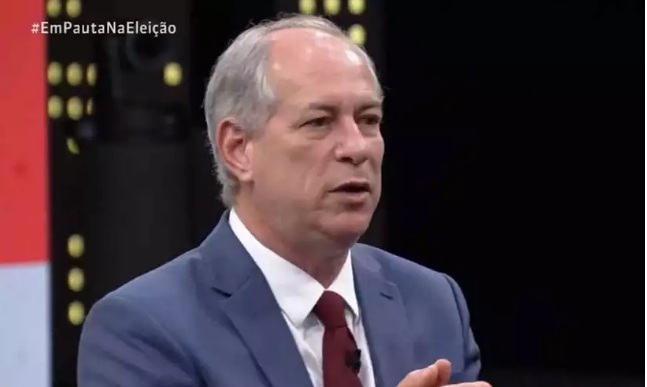 ‘Ciro só tem chance de ir ao 2º turno como mesário’, diz Renan Calheiros