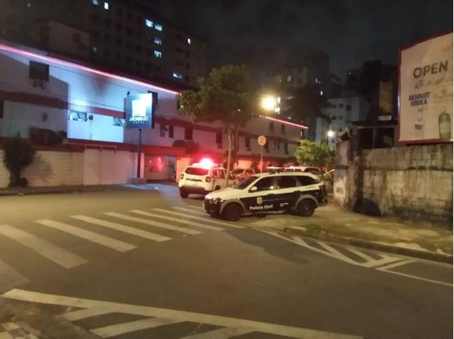 Casal em carro de luxo é sequestrado na porta de motel e vive horas de terror