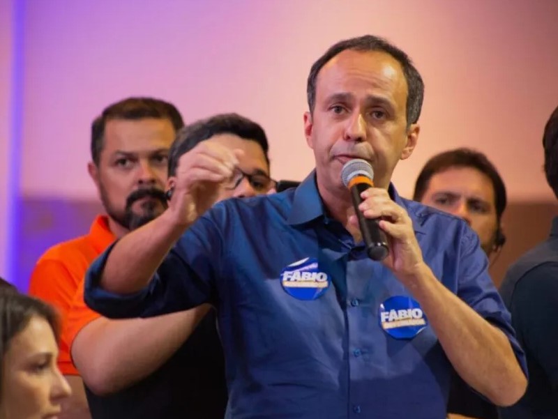 VÍDEO: Fábio Dantas lista problemas da saúde e chama Fátima Bezerra de “genocida”