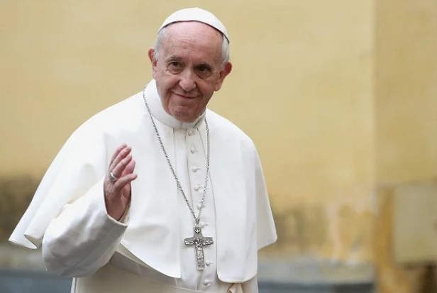Posso pensar em renunciar, mas não agora, diz papa Francisco