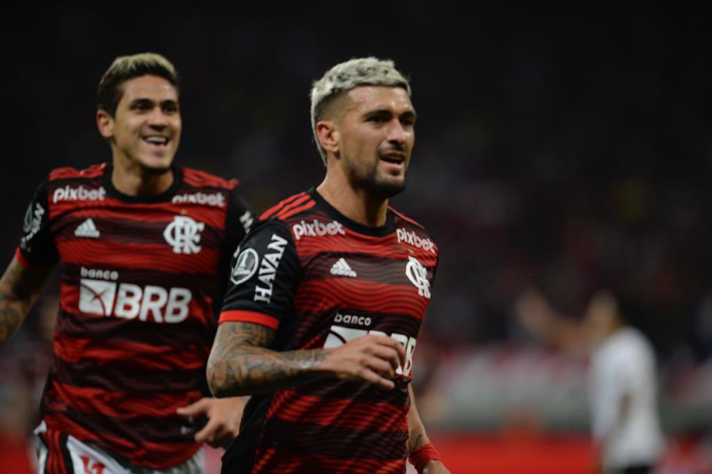 Gol de Arrascaeta em Corinthians x Flamengo é legal? Veja análise de ex-árbitros