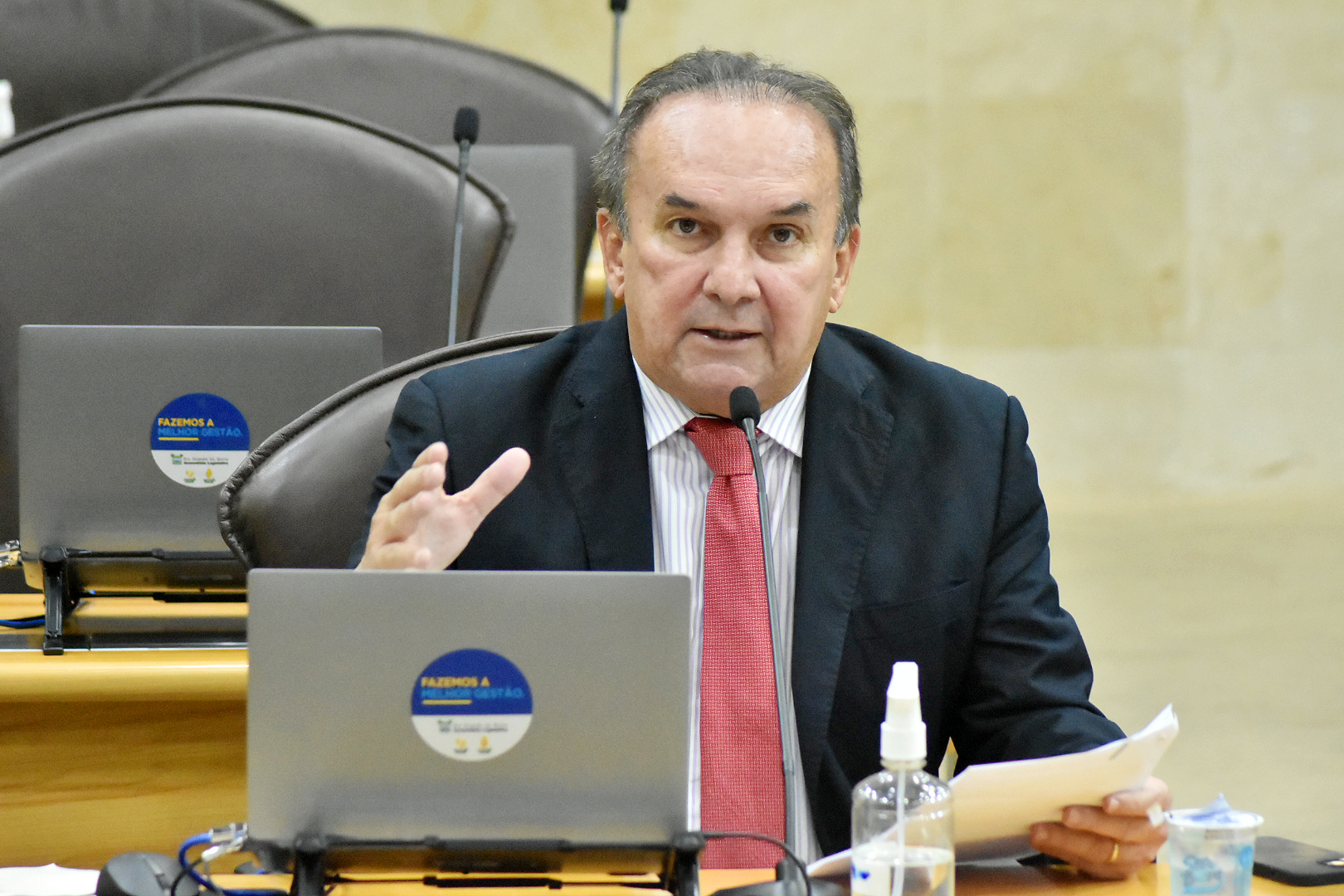 Deputado Nelter Queiroz critica reajuste nas taxas do Detran