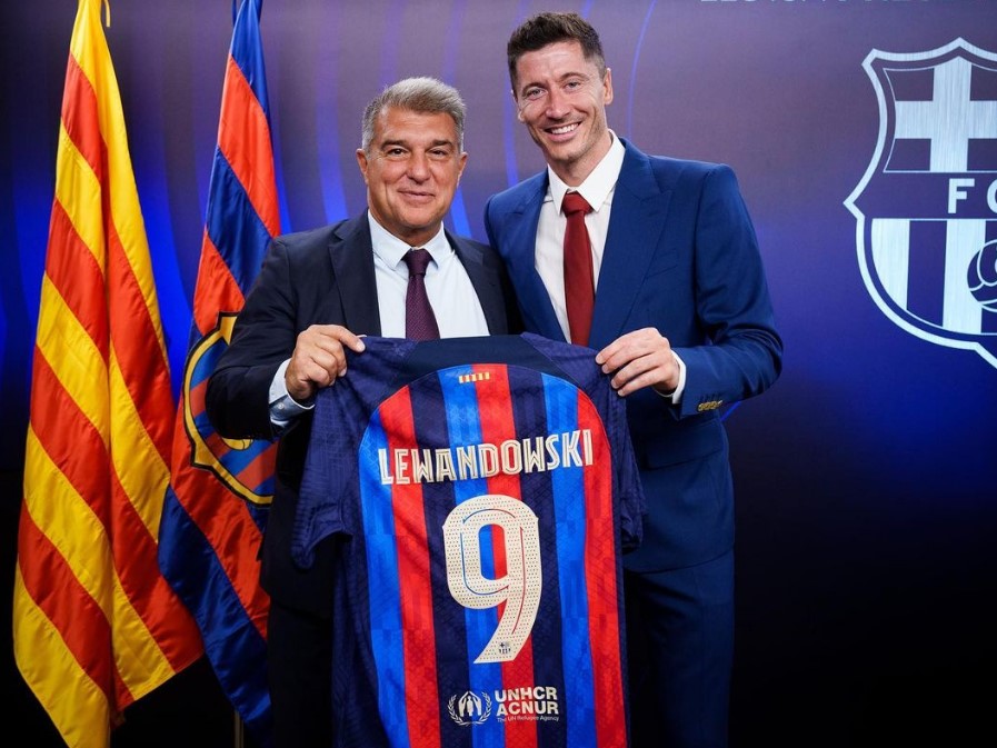 Barcelona não pode inscrever Lewandowski, Raphinha e outros reforços, diz imprensa catalã; entenda