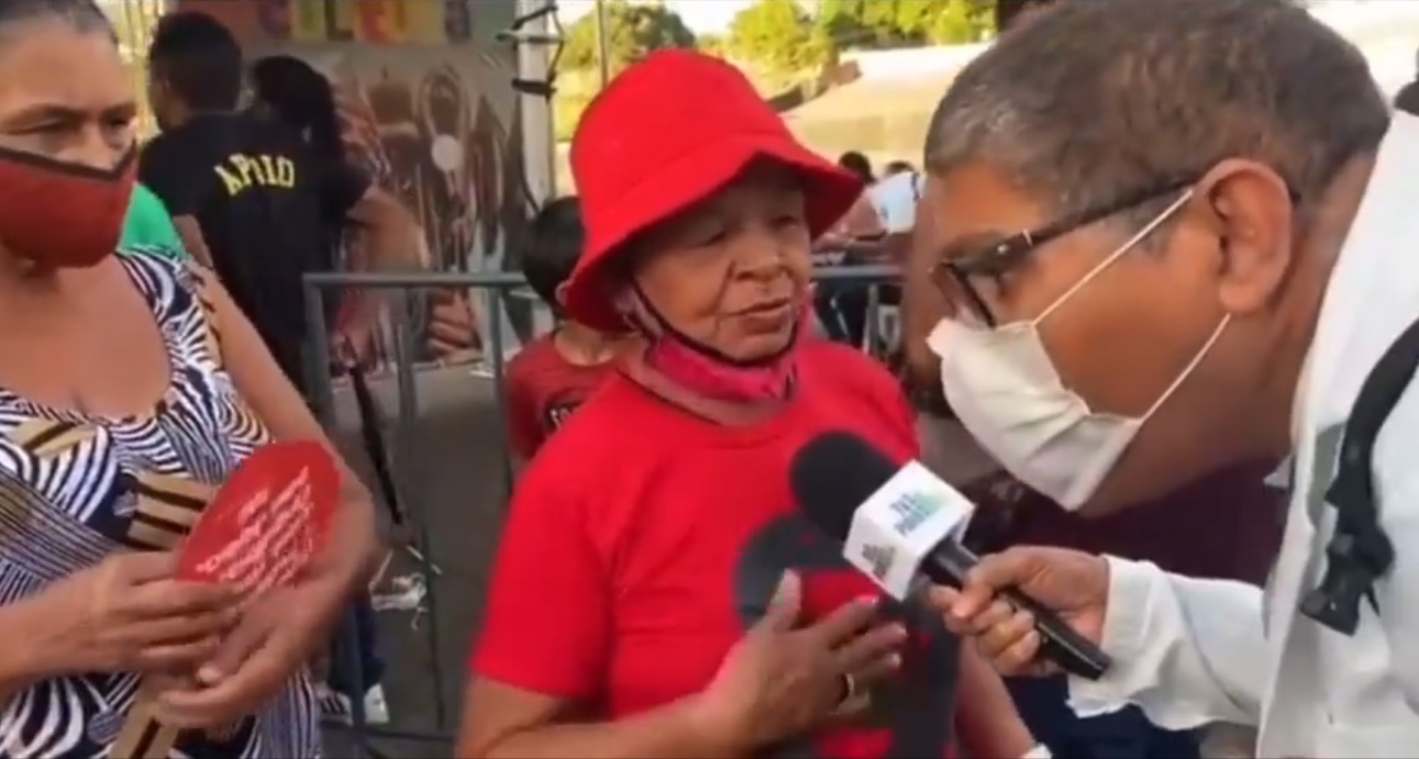 VÍDEO: Em manifestação do PT, mulher com camisa de Che Guevara é perguntada sobre quem ele seria: "É um professor"