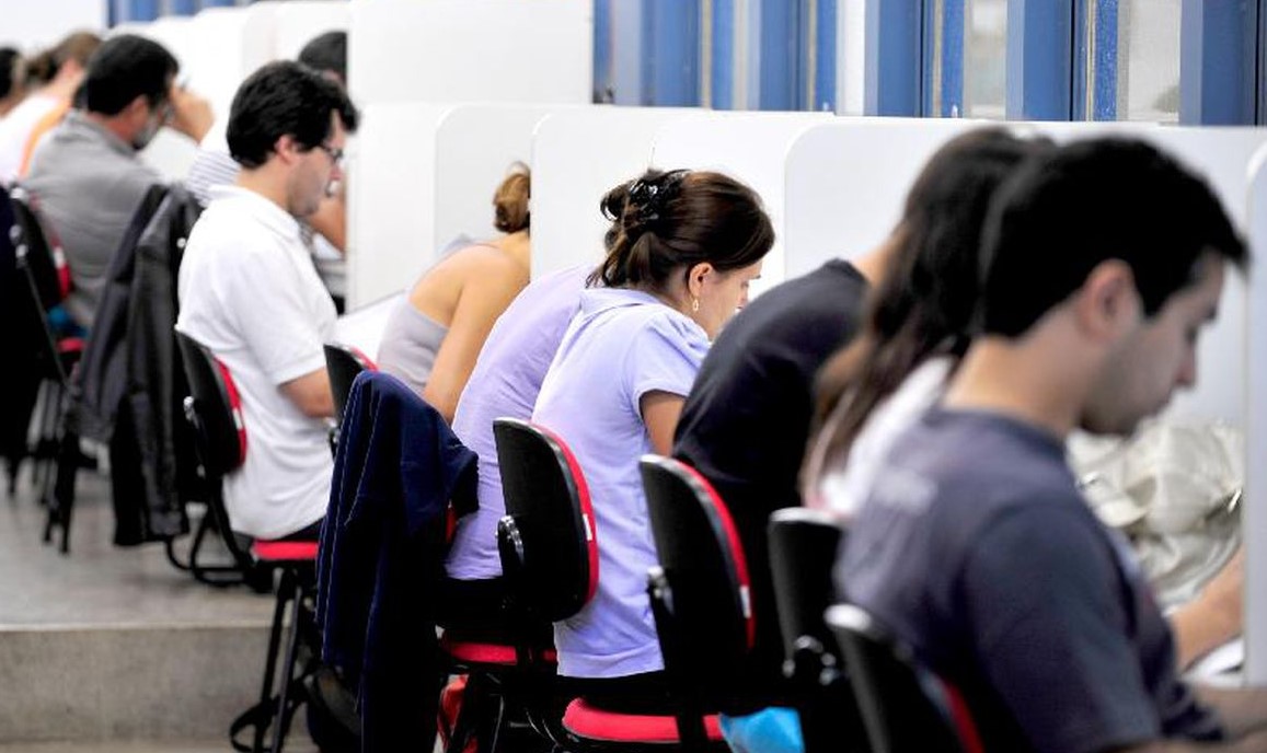 Concursos públicos oferecem 39,7 mil vagas com salários de até R$ 33,7 mil