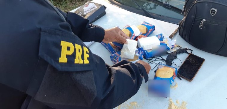 PRF prende dois traficantes de cocaína na Grande Natal e no interior do RN