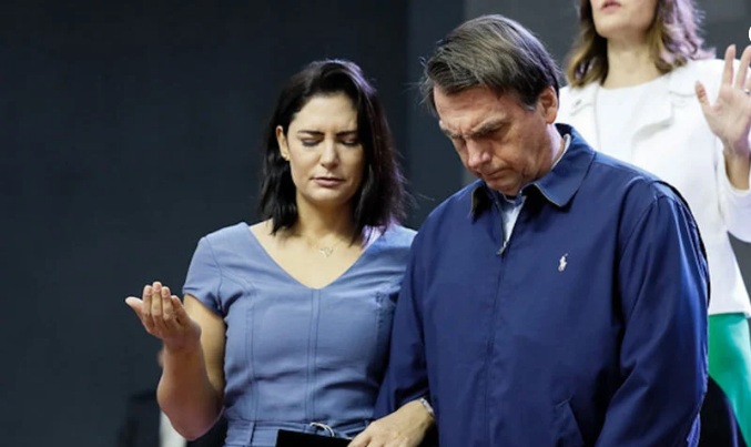 Michelle publica vídeo de Lula em cerimônia umbanda: “Isso pode”