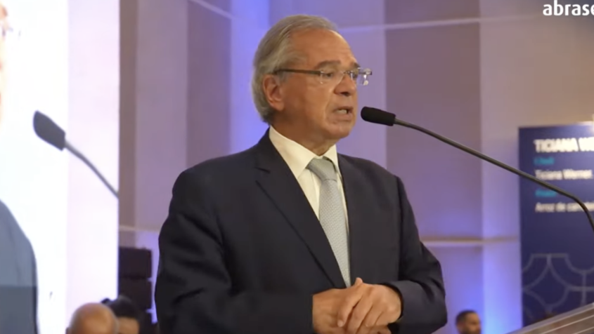 Desemprego deve cair para 8% até o fim do ano, diz Paulo Guedes