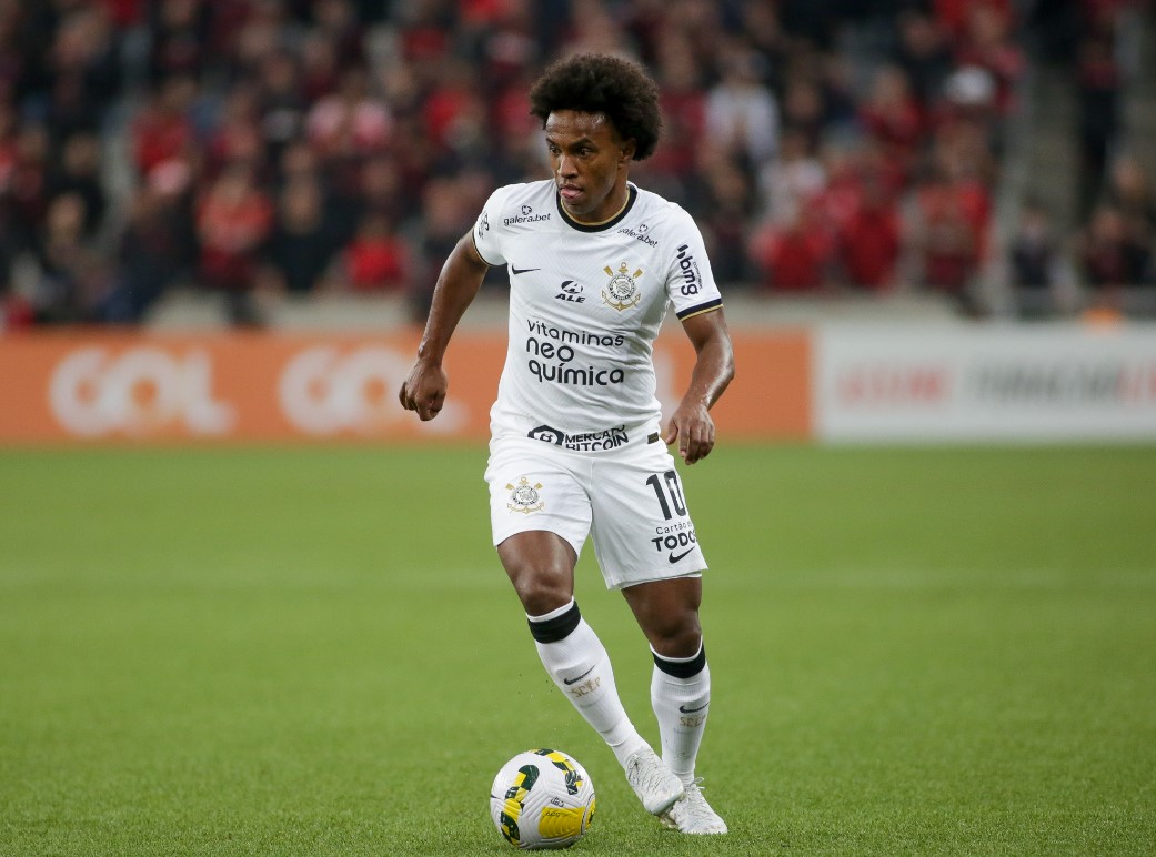 Willian confirma que vai deixar o Corinthians e admite decepção