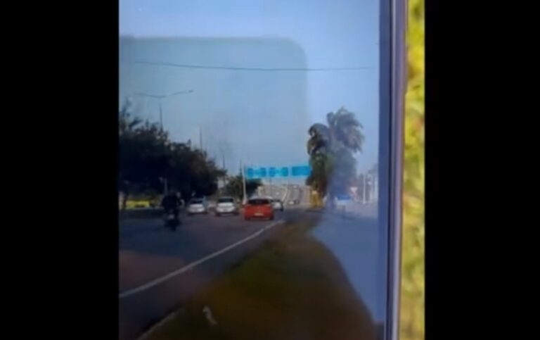 VÍDEO: Carro bate em ciclista e motorista foge sem prestar socorro na BR-101 em Natal
