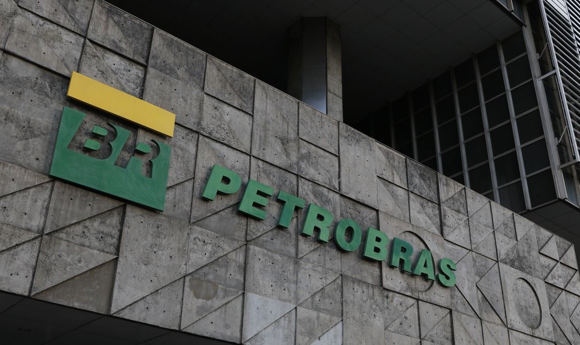 Petrobras anuncia nova redução no preço da gasolina