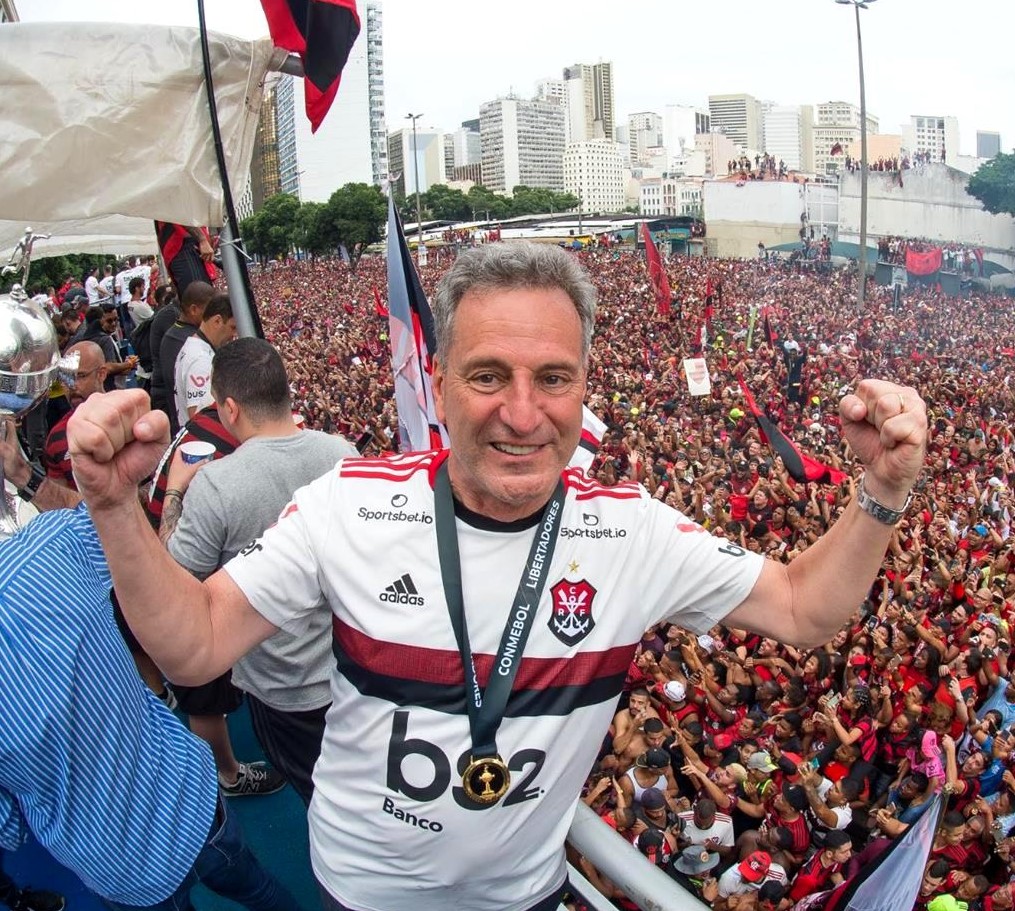 [VÍDEO] Presidente do Flamengo fala para torcida sobre novo estádio do clube: "No mínimo, 100 mil pessoas"