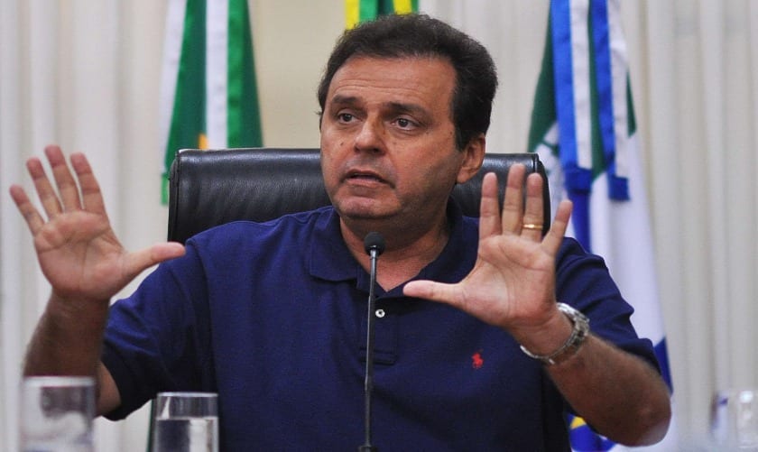Carlos Eduardo aciona Justiça contra Rogério porque ex-ministro enviou recursos demais para o RN