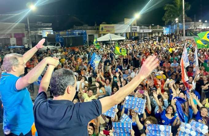 Multidão lota centro de São José de Mipibu para receber Fábio Dantas, Ivan Júnior e Rogerio Marinho